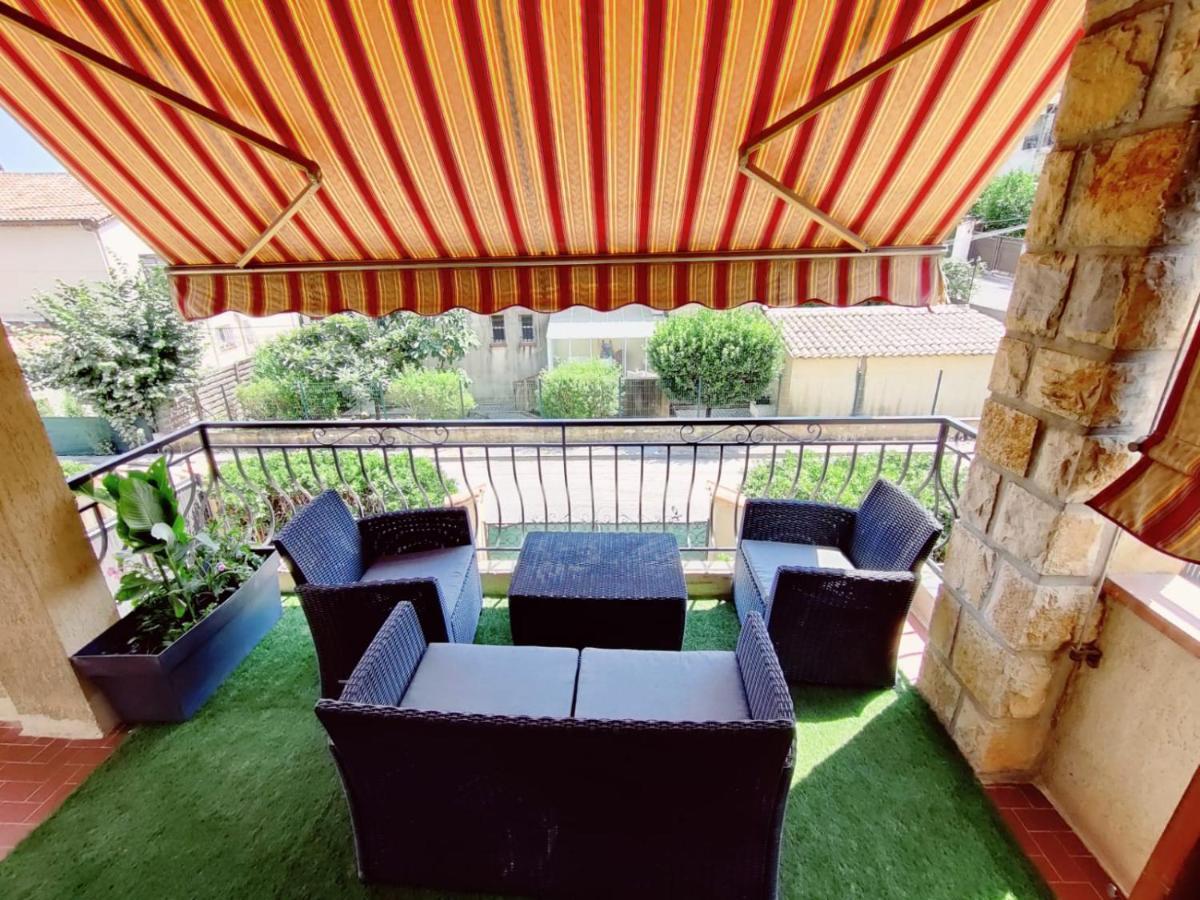 La Villa Castel - Haut De Villa - Parkings- 3 Chambres - 8 Couchages - Jardin - Barbecue Cagnes-sur-Mer Exterior photo